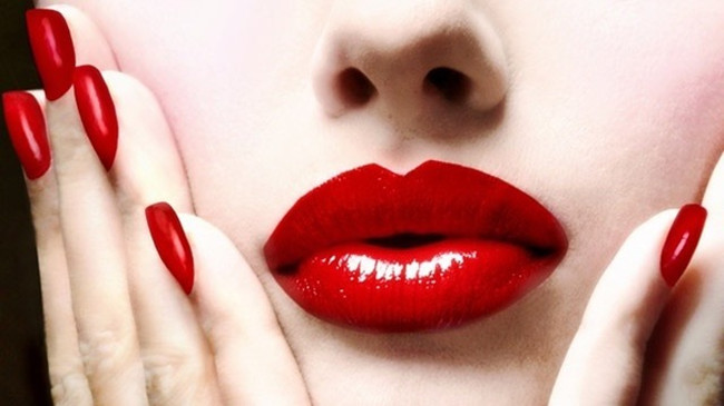 注文の唇の構造プロダクト液体の唇の光沢の赤い色8mlの容積24時間の